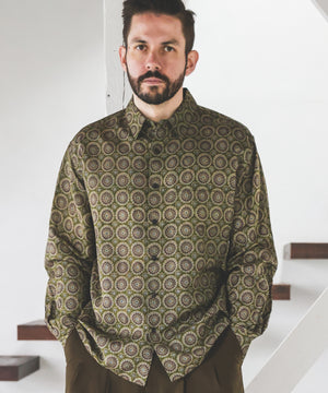 L/R CIRCLE BATIK PATTERN / SQUARE CUT REGULAR COLLAR SHIRT