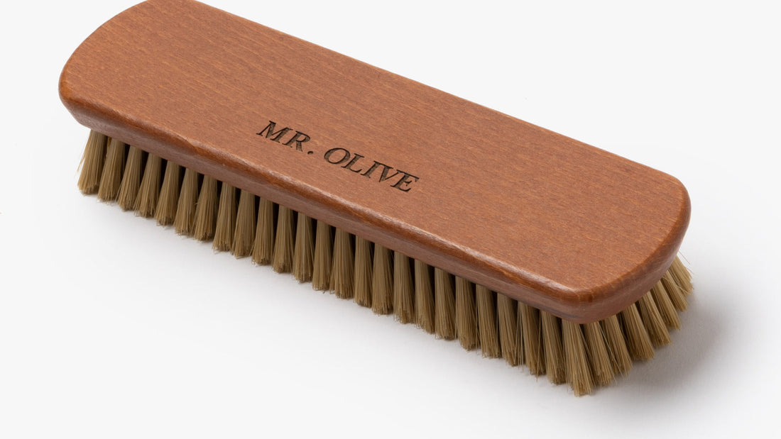 レザーブラシ MR.OLIVEロゴ刻印入り