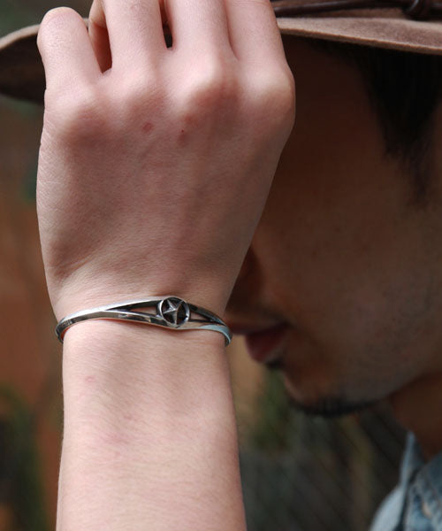 Triangle Wire Star Bangle -Narrow-
