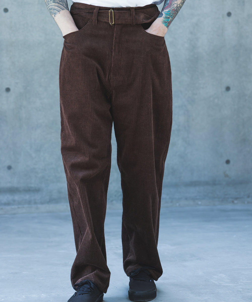 【予約商品】WIDE WALE CORDUROY / BELTED RELAX TAPERED PANTS /M263130