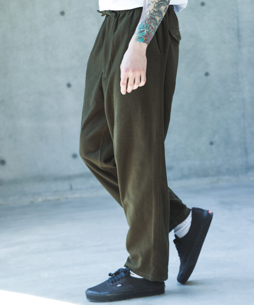 【予約商品】AIRY BRUSHED SATIN / DRAWSTRING TAPERED PANTS /M263129