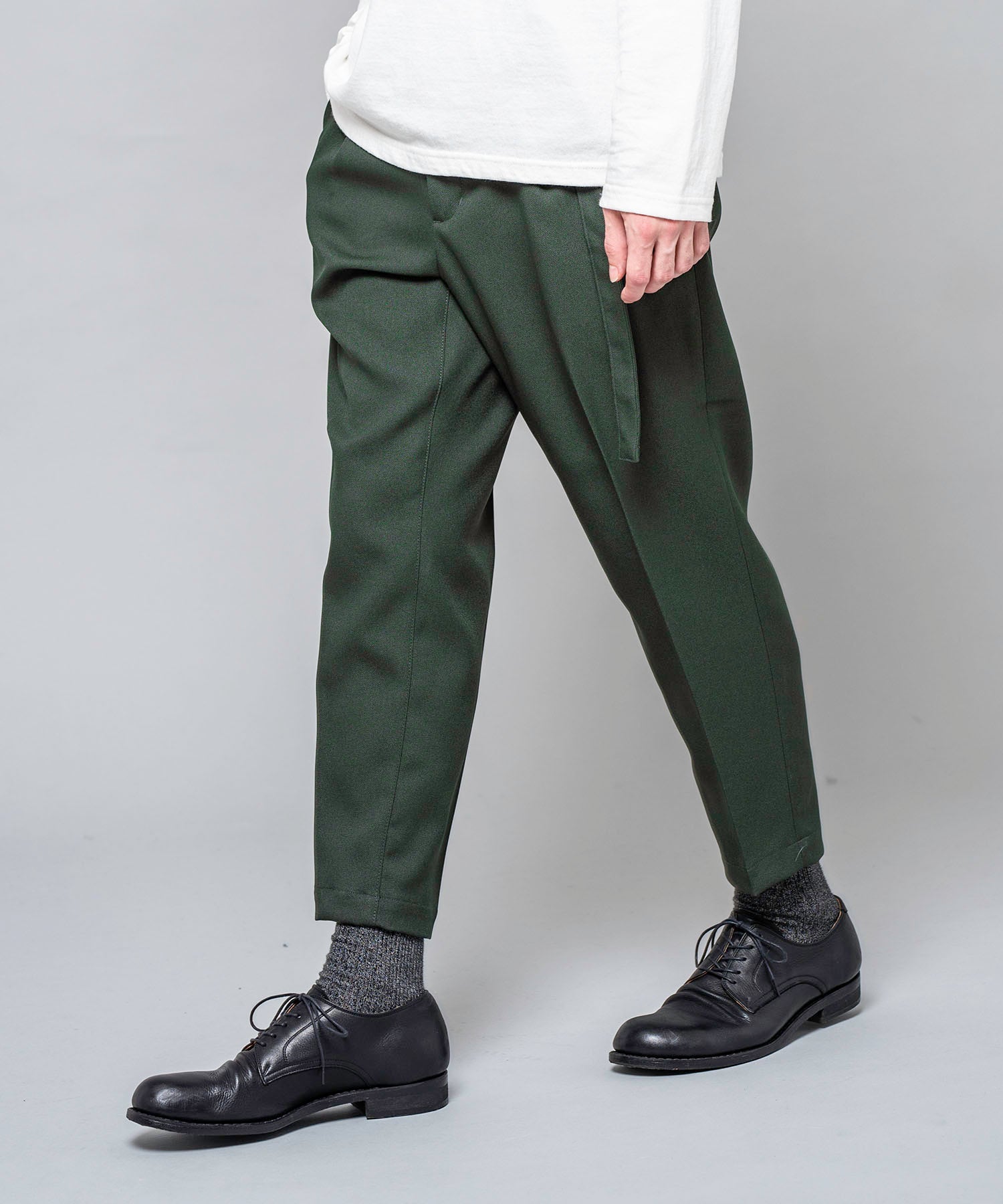 MR.OLIVE / RETRO POLYESTER TWILL / BELTED WIDE TAPERED PANTS / M-19101