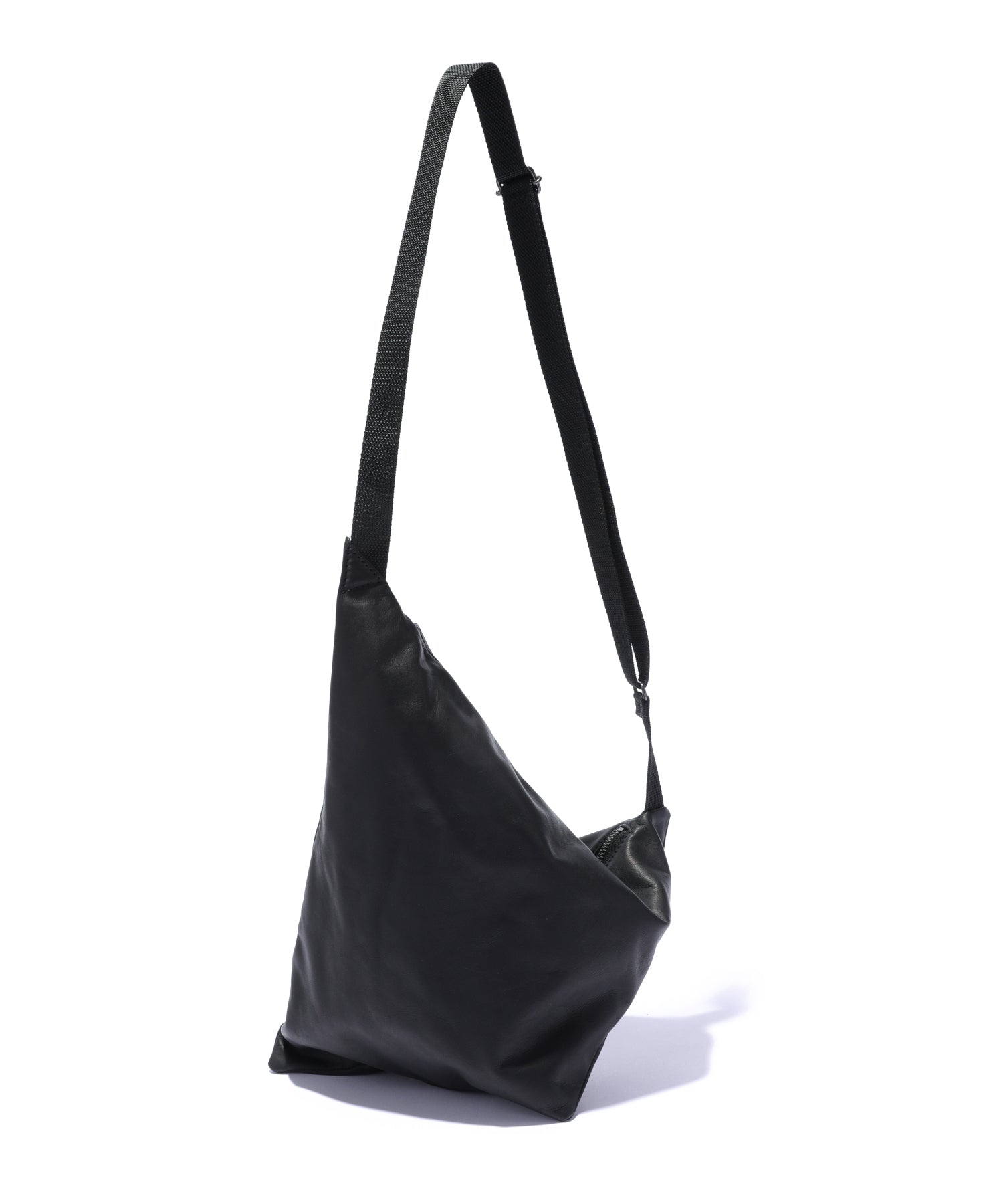 IMPERMA-LEATHER / TRIANGLE BODY BAG / ME696