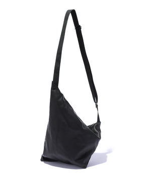 IMPERMA-LEATHER / TRIANGLE BODY BAG / ME696