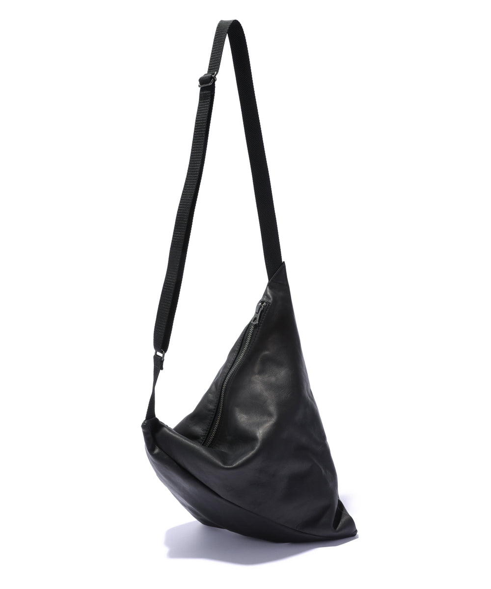 IMPERMA-LEATHER / TRIANGLE BODY BAG / ME696
