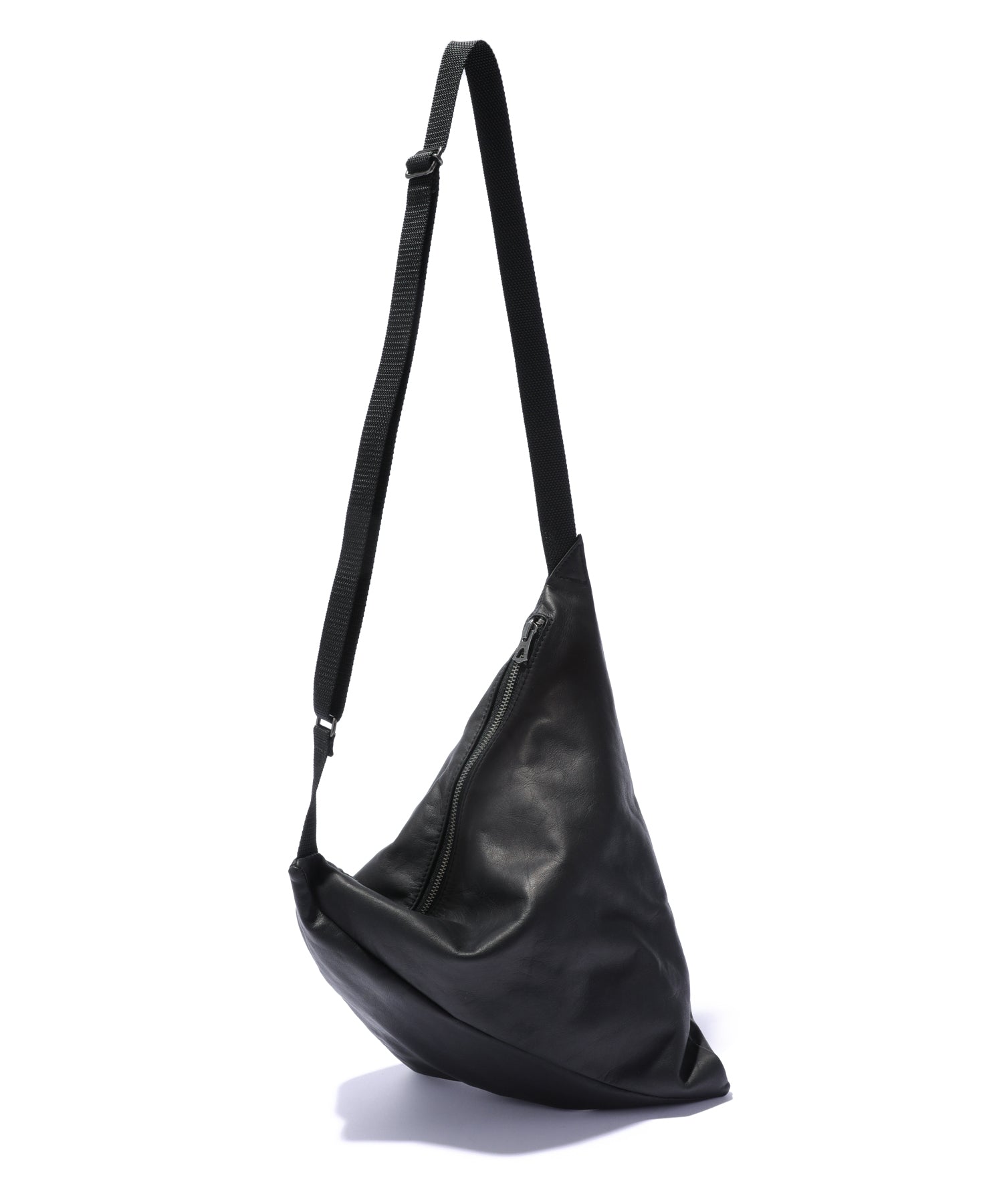 IMPERMA-LEATHER / TRIANGLE BODY BAG / ME696