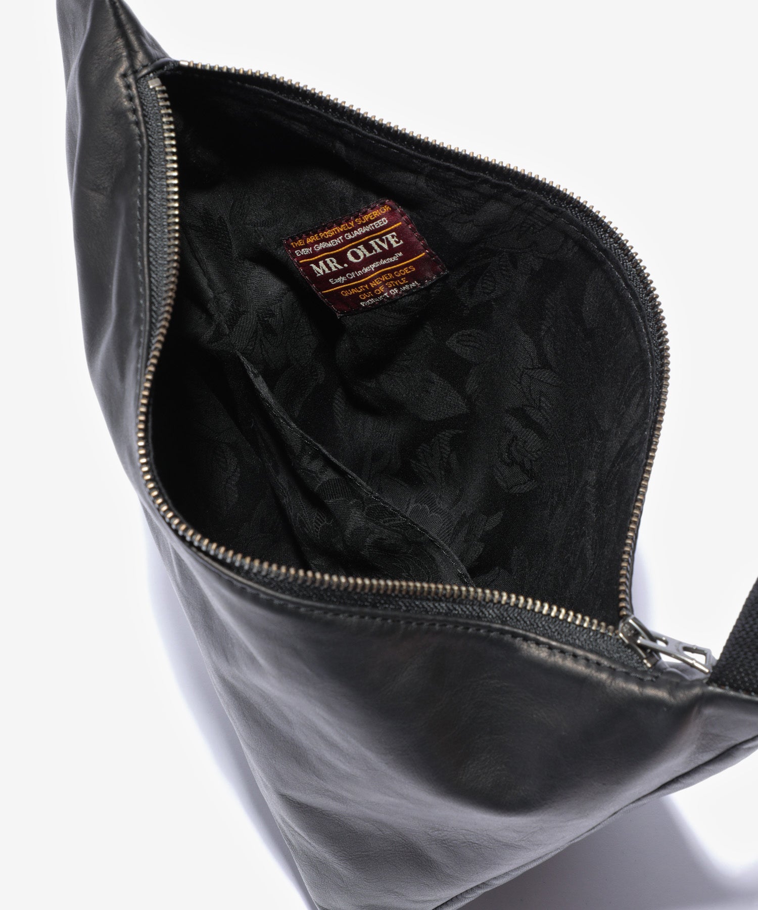 IMPERMA-LEATHER / TRIANGLE BODY BAG / ME696