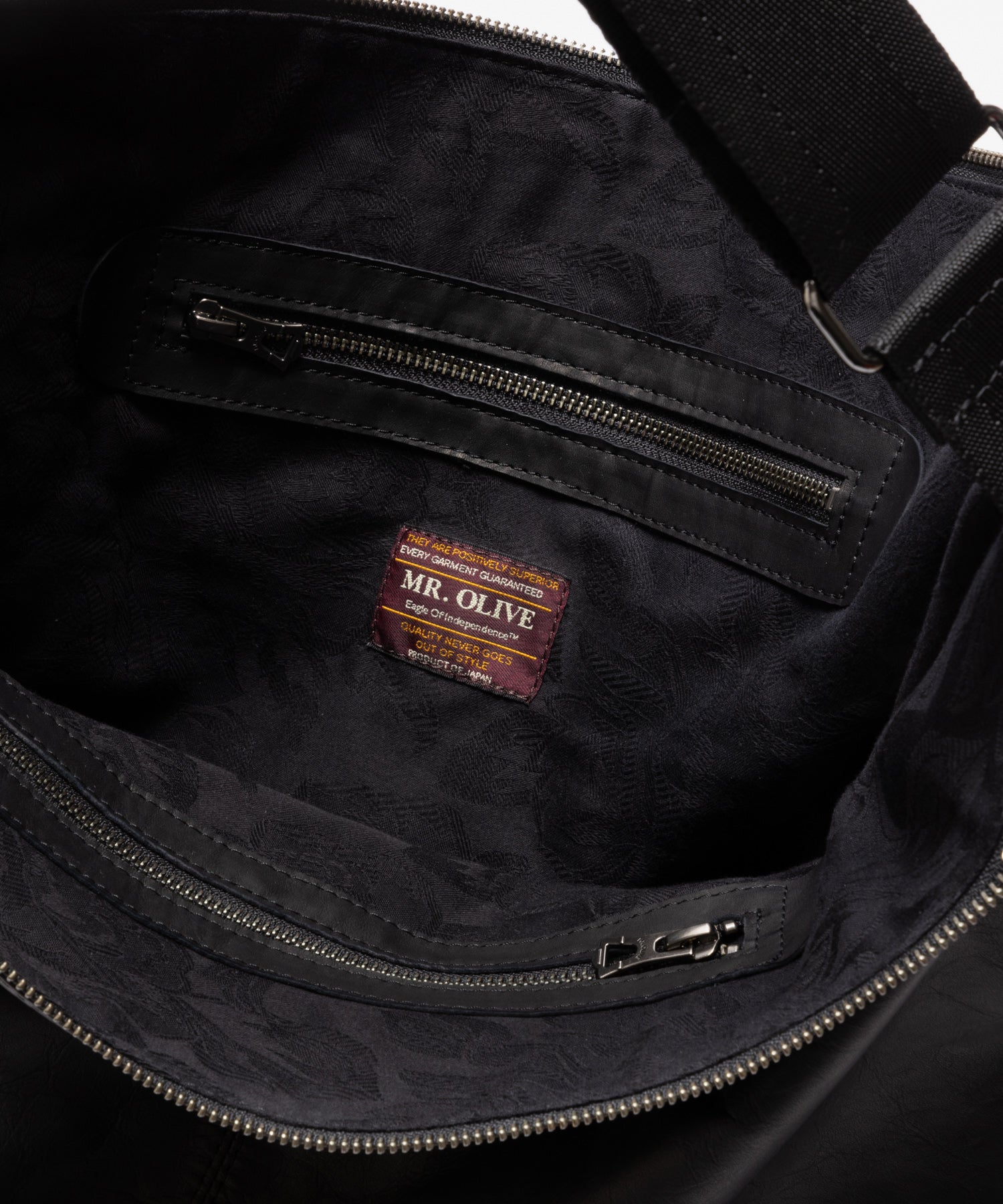 IMPERMA-LEATHER / MESSENGER BAG / ME613