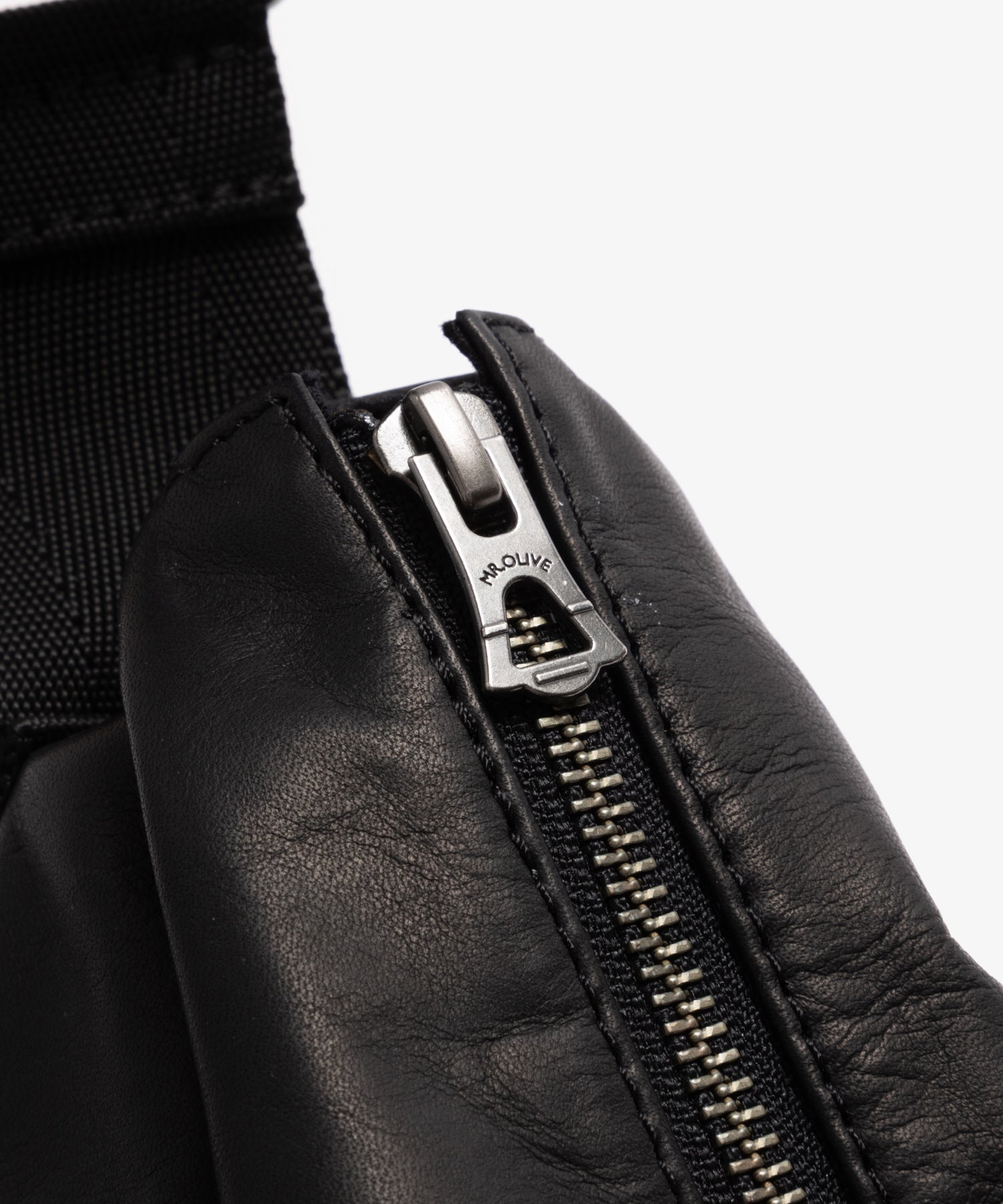 IMPERMA-LEATHER / MESSENGER BAG / ME613