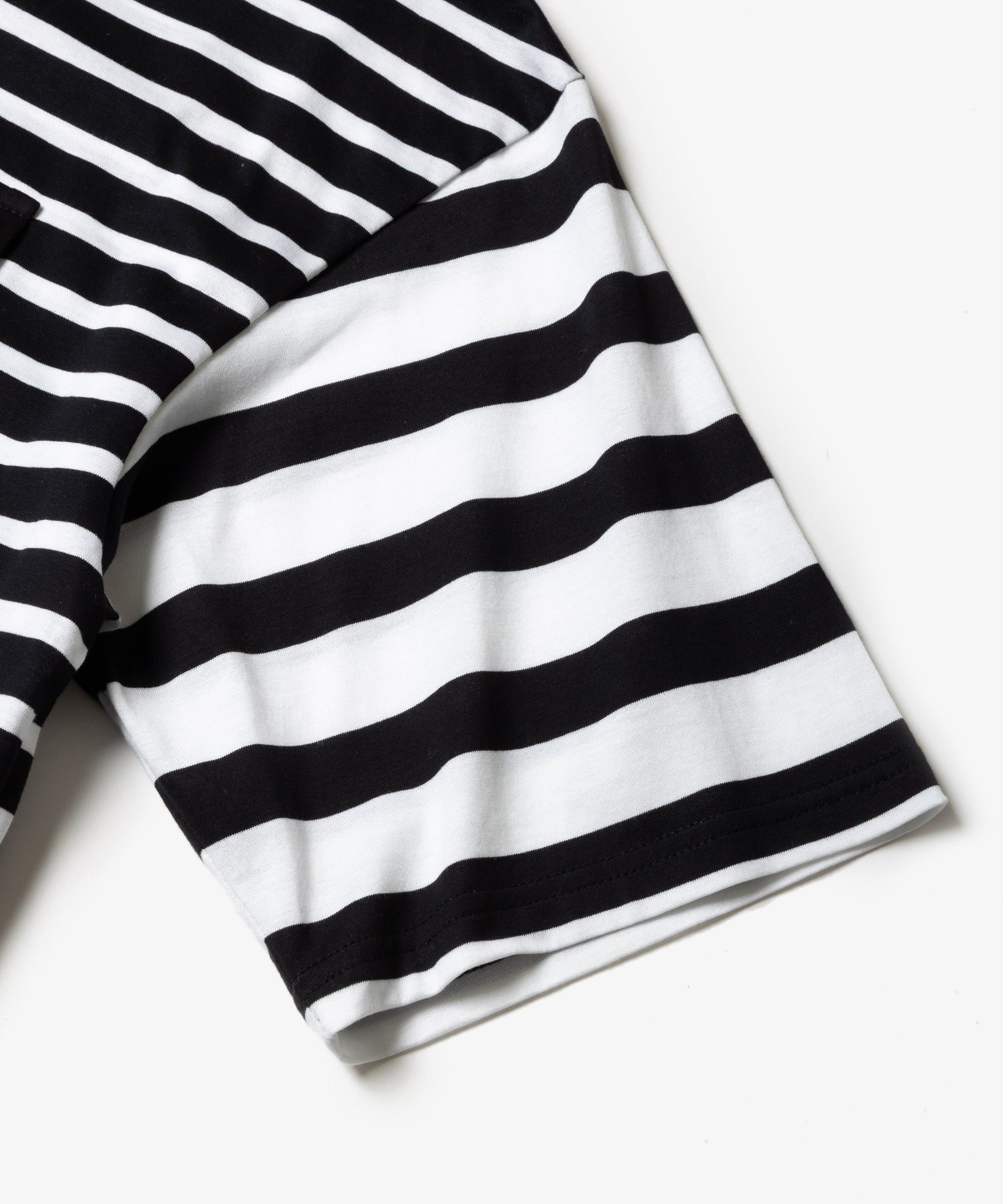 SILKET BORDER / FLAP POCKET T-SHIRT