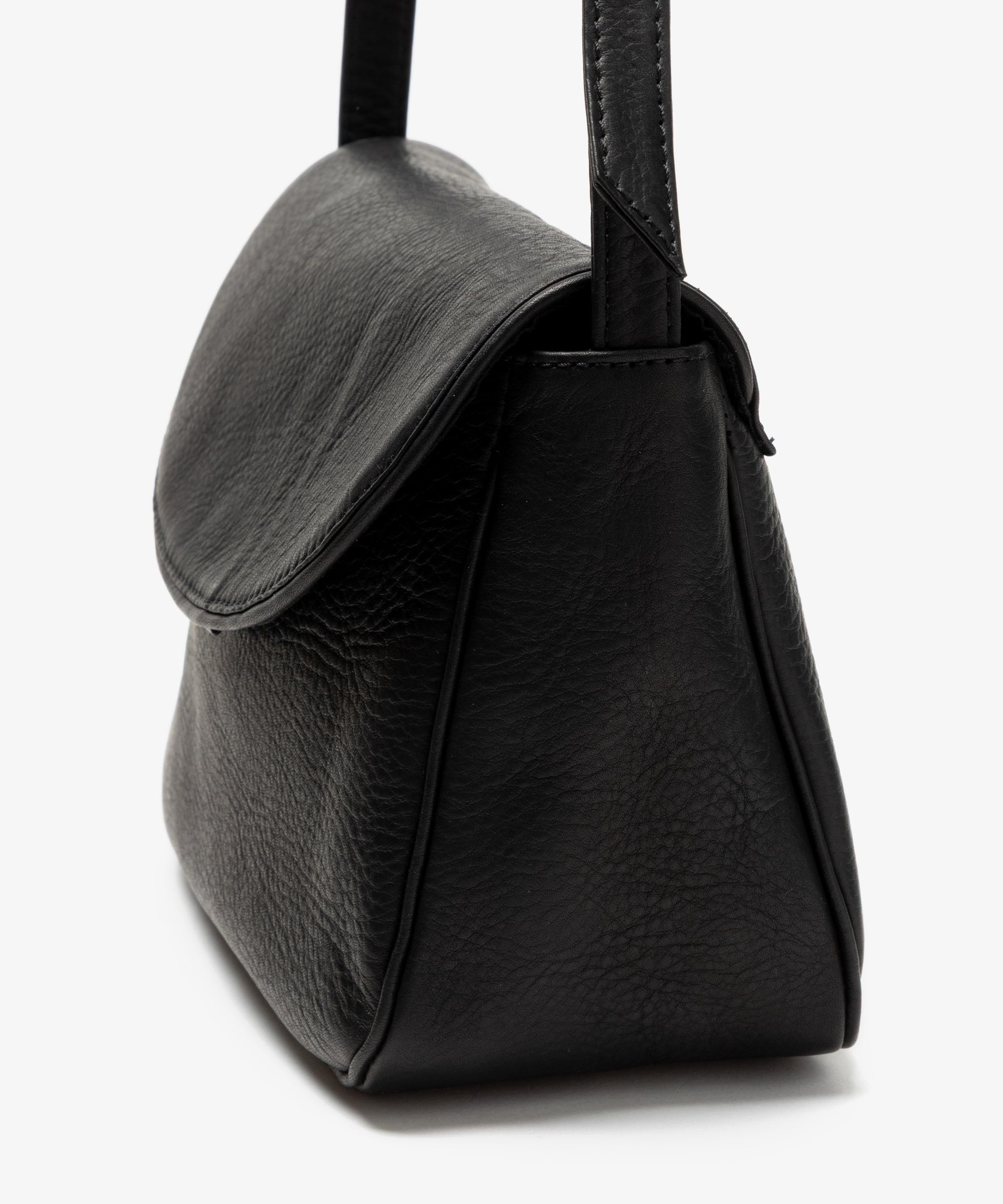 IMPERMA-LEATHER / NEAT SHOULDER BAG / ME668
