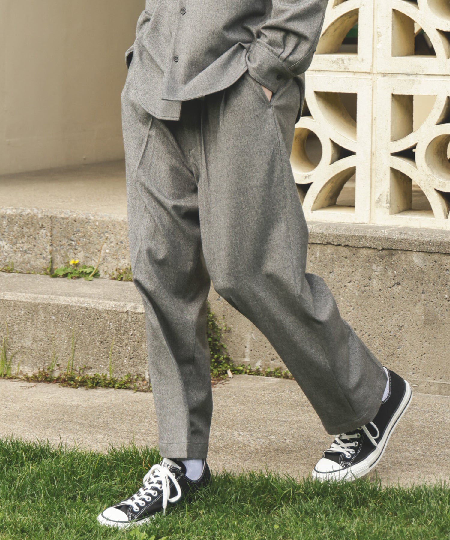 PEACHSKIN STRETCH GABARDINE / 2TACK WIDE EASY PANTS / M253119 – MR