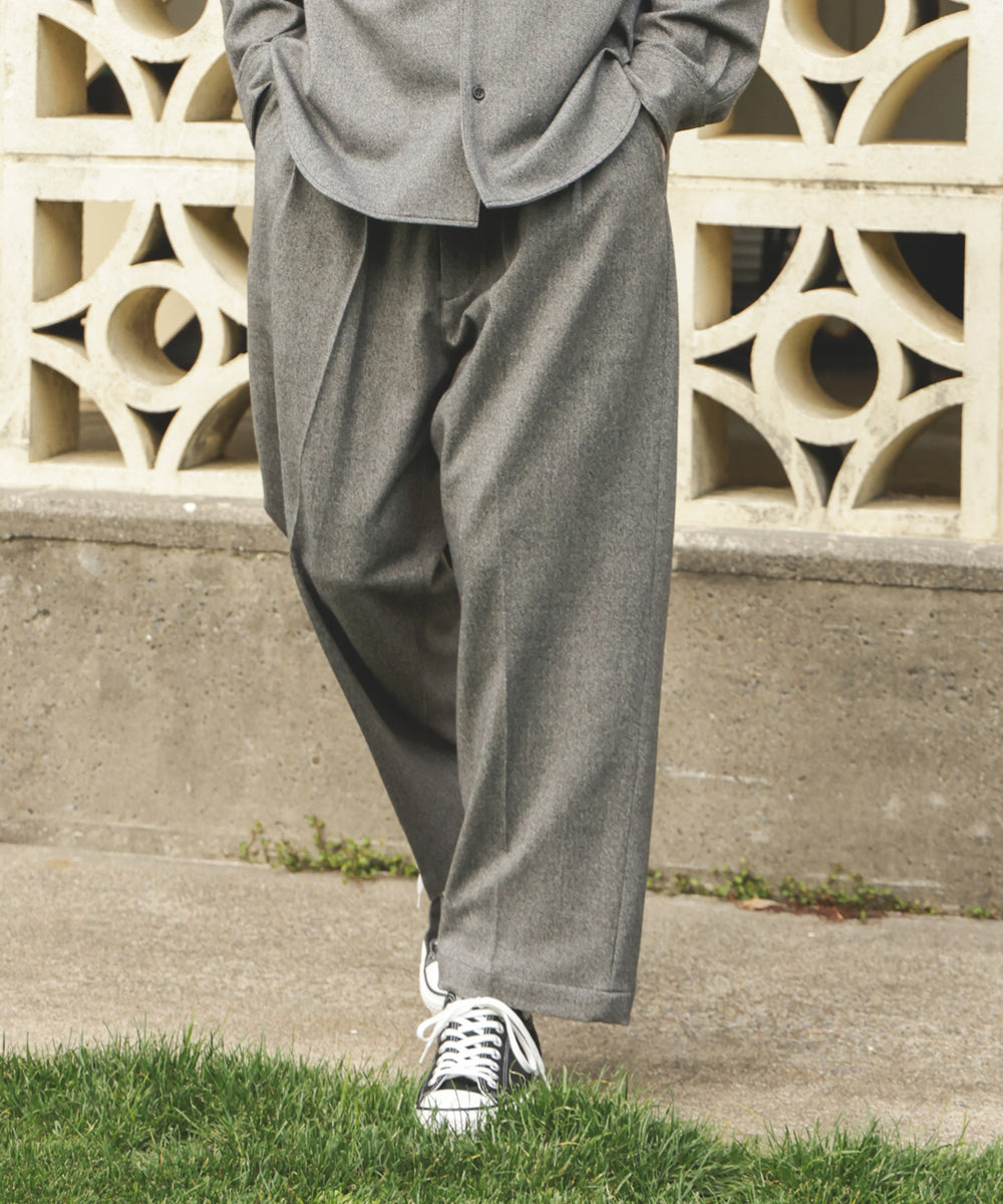 PEACHSKIN STRETCH GABARDINE / 2TACK WIDE EASY PANTS / M253119