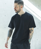 COOL TOUCH COTTON / KEY NECK T-SHIRT