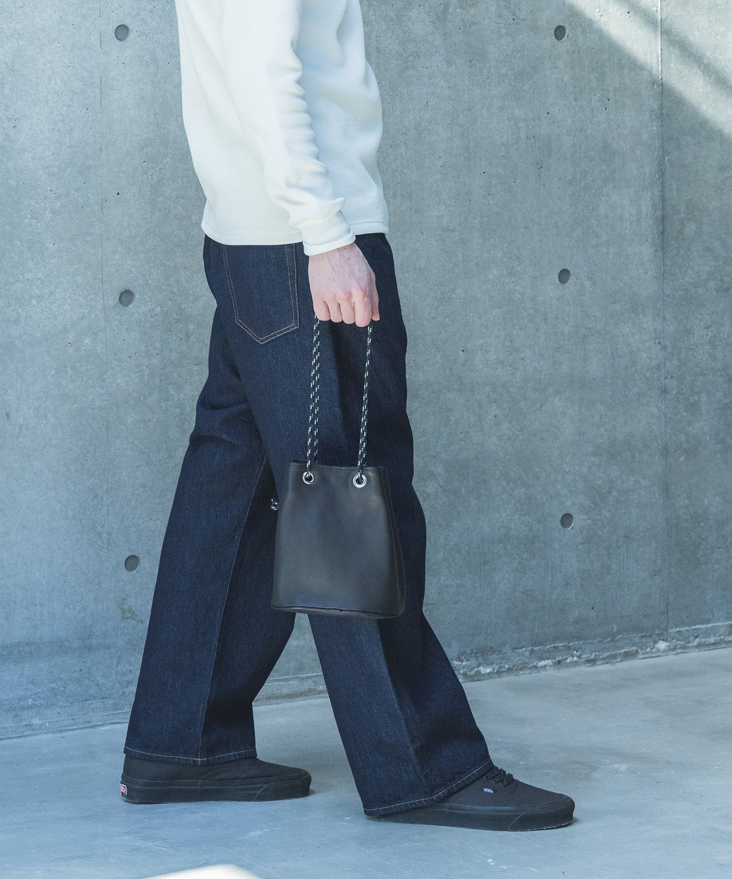 IMPERMA-LEATHER / 2WAY TRAIL CYLINDER BAG / ME669