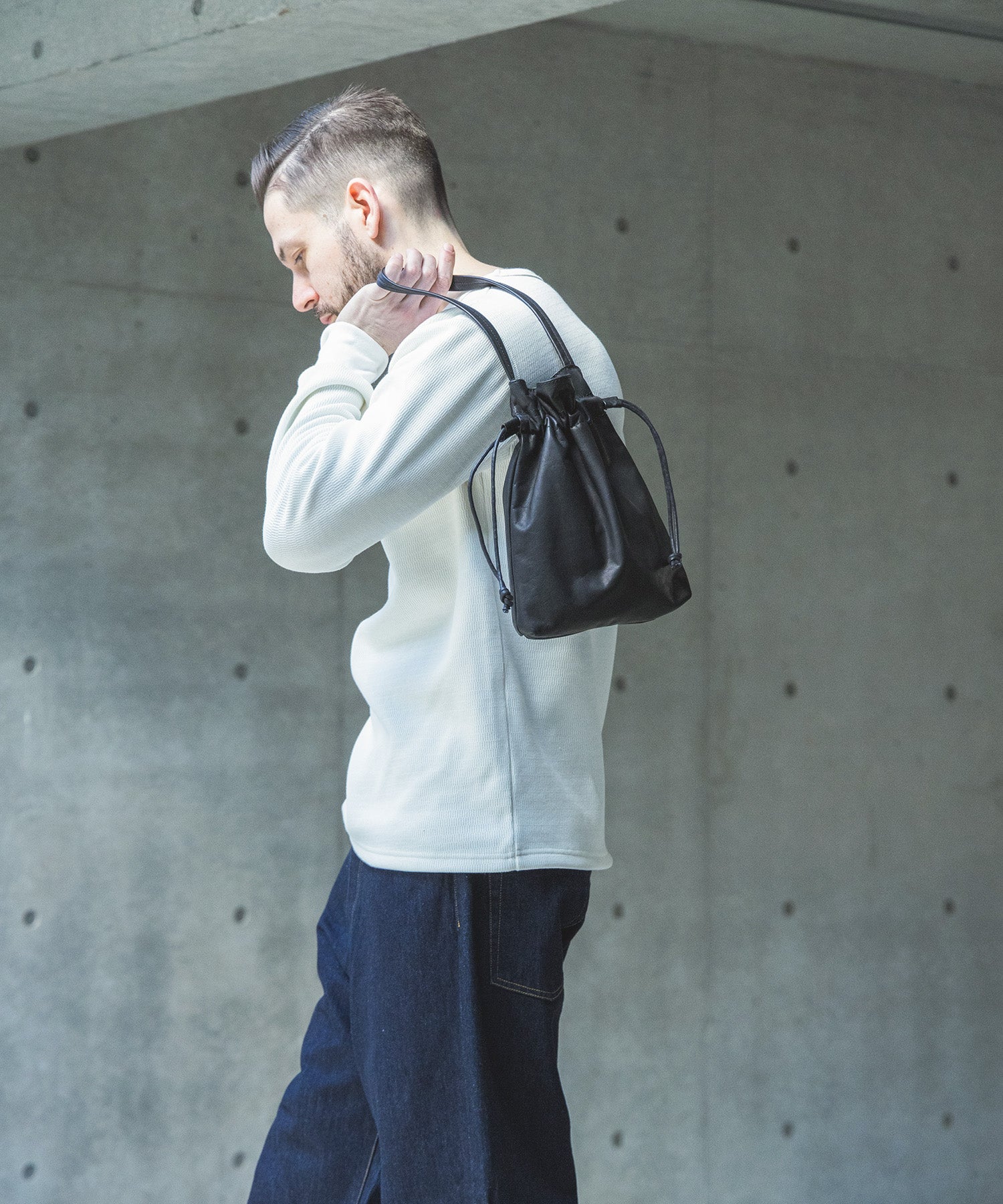 IMPERMA-LEATHER / WATER PROOF LIGHT LEATHER / DRAWSTRING BAG / ME698