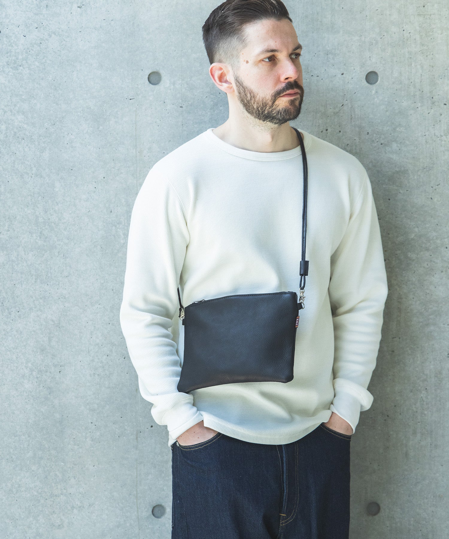 IMPERMA-LEATHER / ZIPPER SMALL SACOCHE / ME680 – MR.OLIVE ONLINE STORE