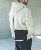 IMPERMA-LEATHER / ZIPPER SMALL SACOCHE  TRAIL / ME680N