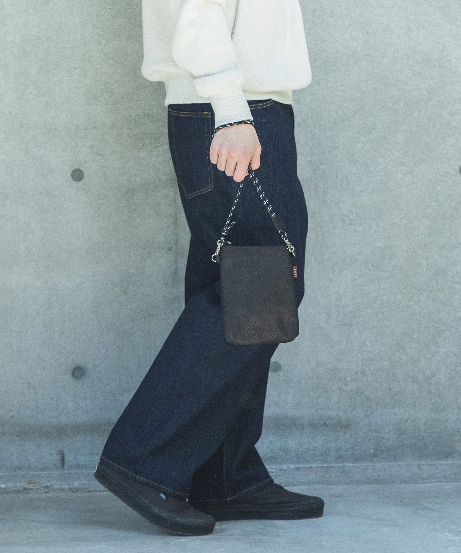 IMPERMA-LEATHER / TINY SACOCHE TRAIL / ME679N – MR.OLIVE ONLINE STORE