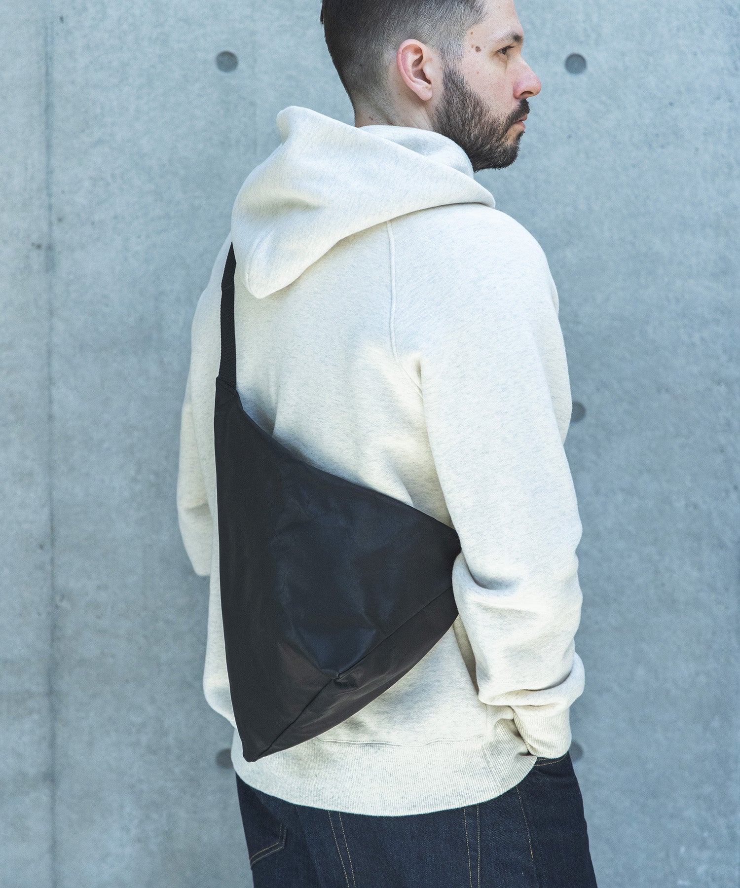 IMPERMA-LEATHER / TRIANGLE BODY BAG / ME696 – MR.OLIVE ONLINE STORE
