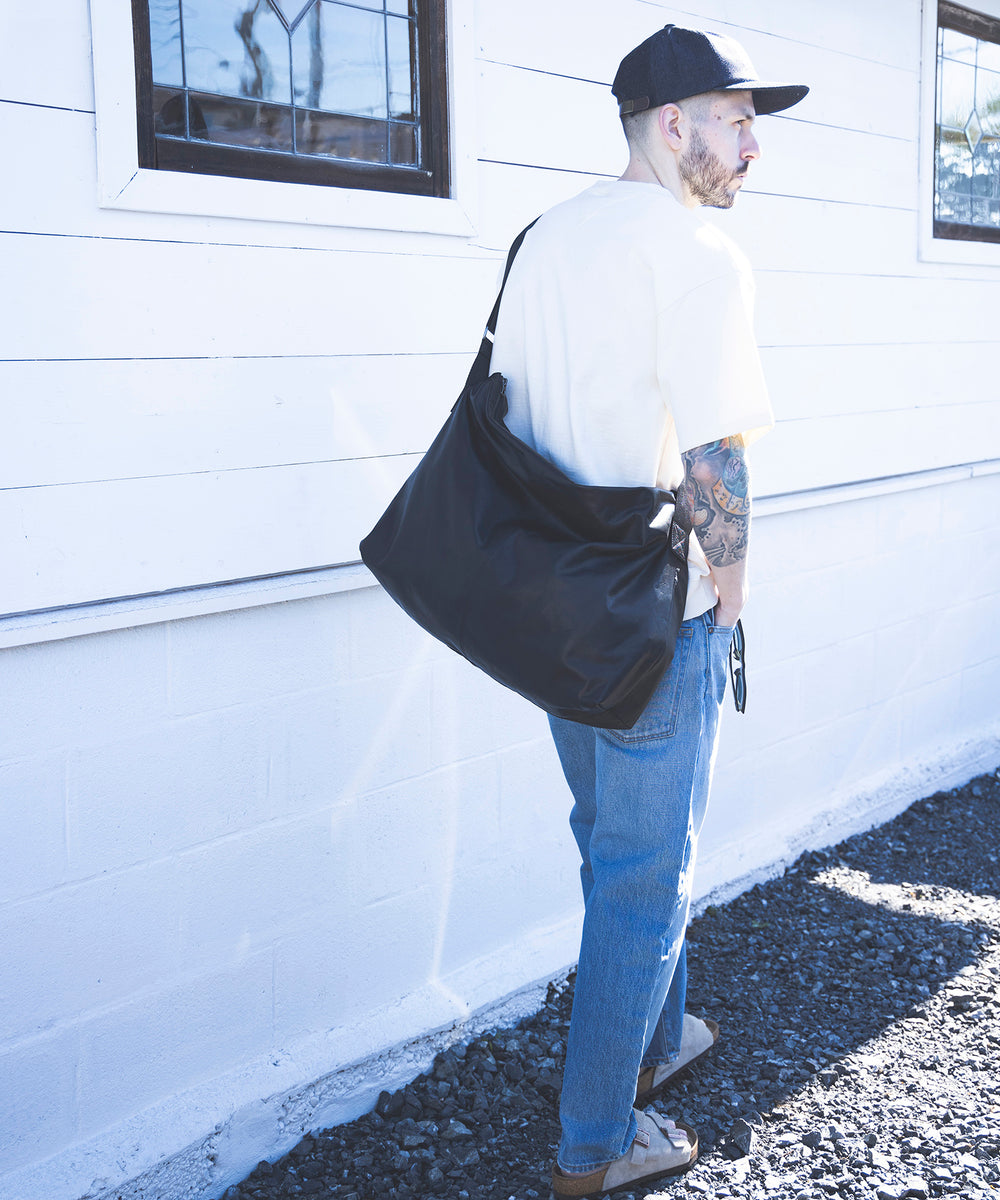 IMPERMA-LEATHER / MESSENGER BAG / ME613