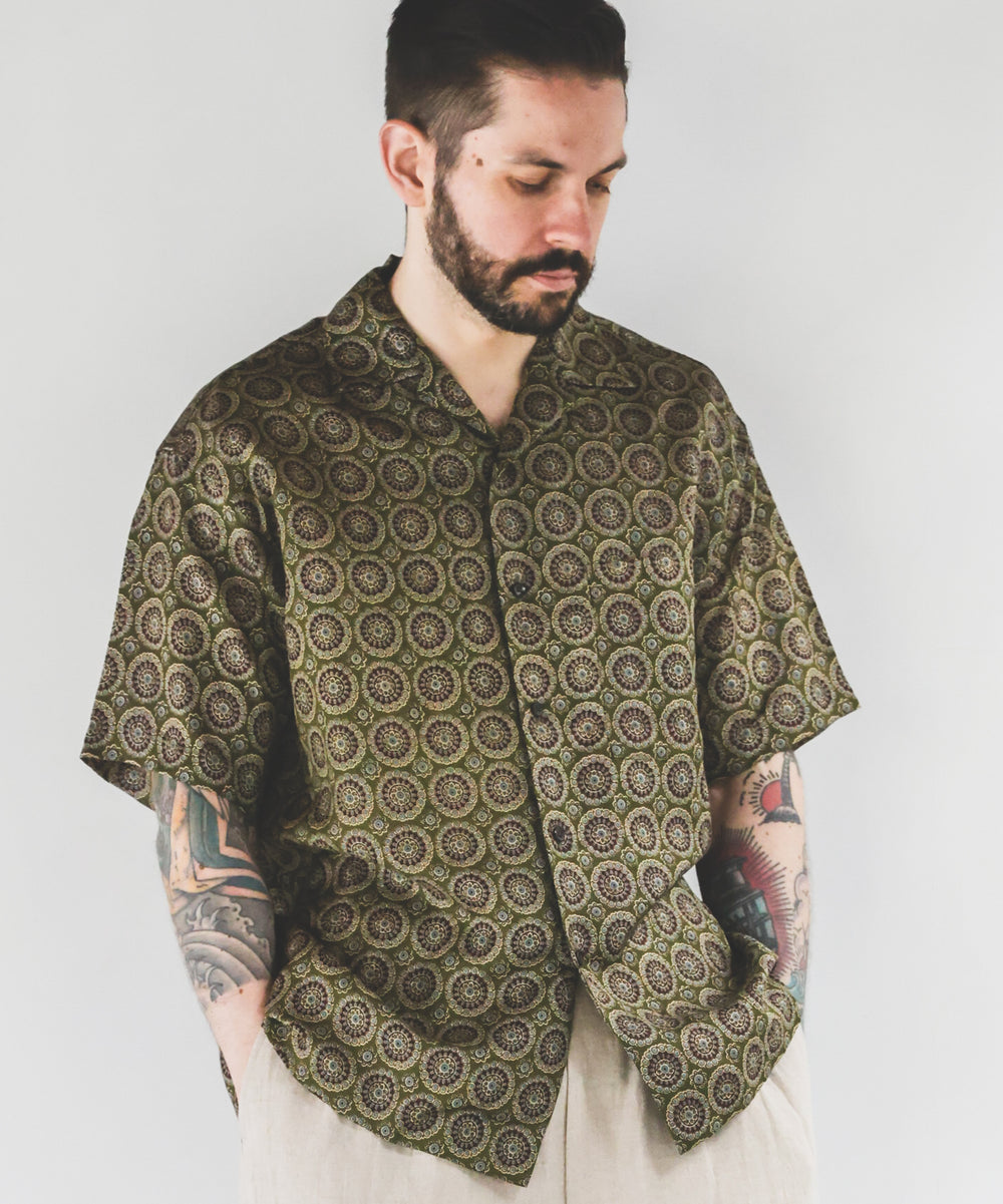 L/R CIRCLE BATIK PATTERN / OPEN COLLAR SHIRT