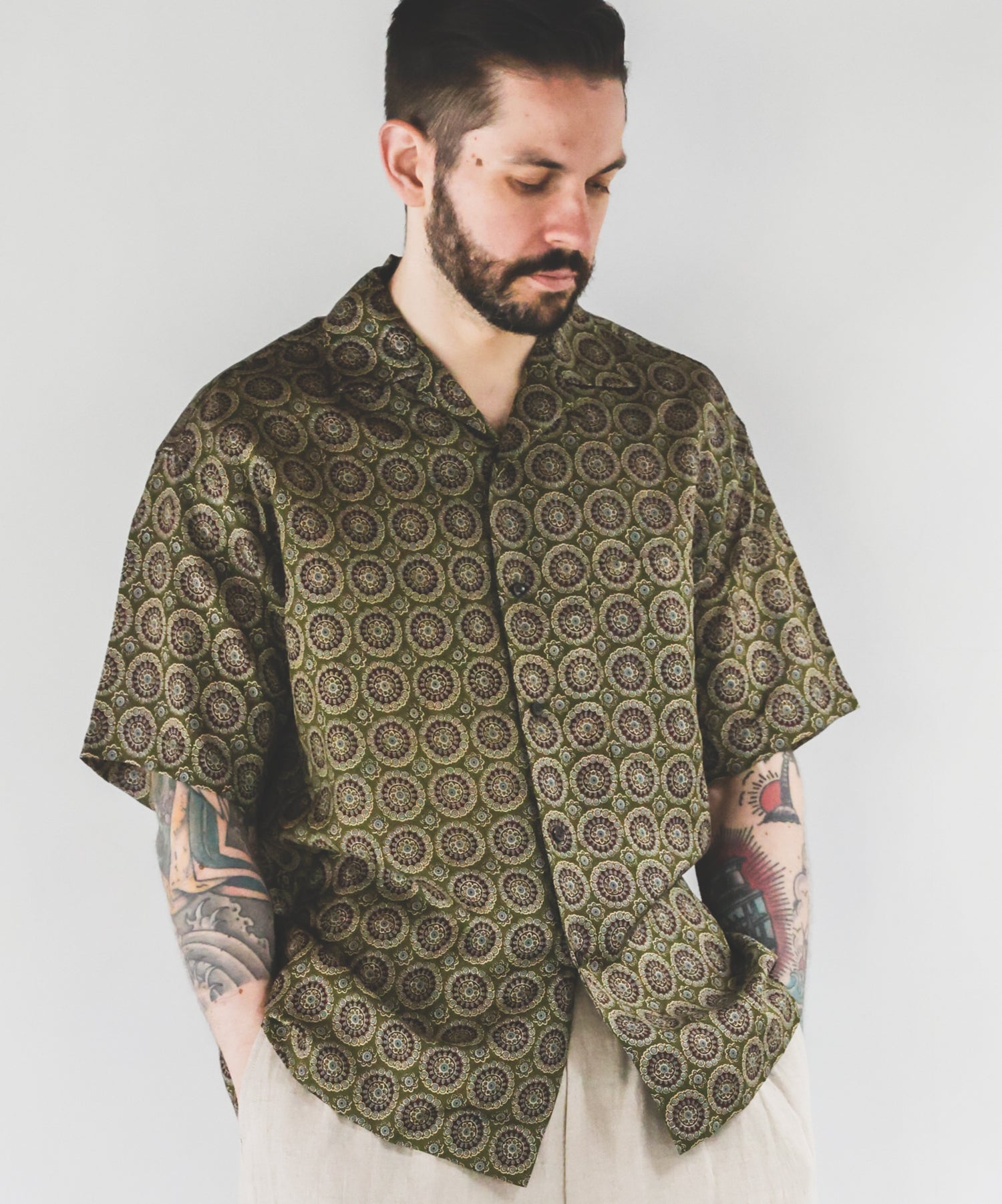 L/R CIRCLE BATIK PATTERN / OPEN COLLAR SHIRT