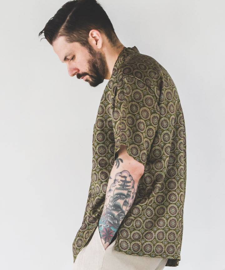 L/R CIRCLE BATIK PATTERN / OPEN COLLAR SHIRT