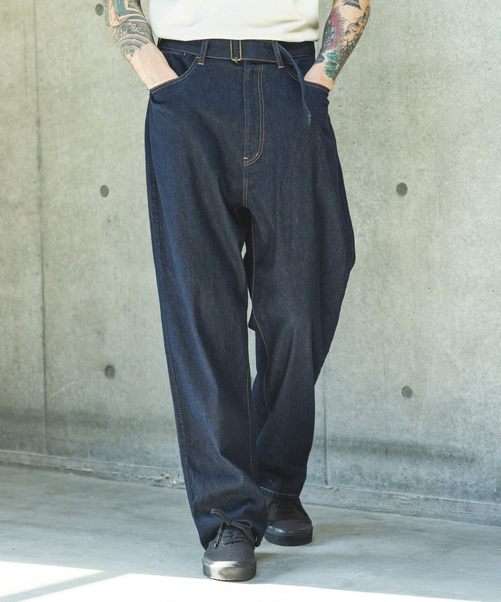 【予約商品】RINSE WASH 8oz DENIM / BELTED RELAX TAPERED PANTS / M261103