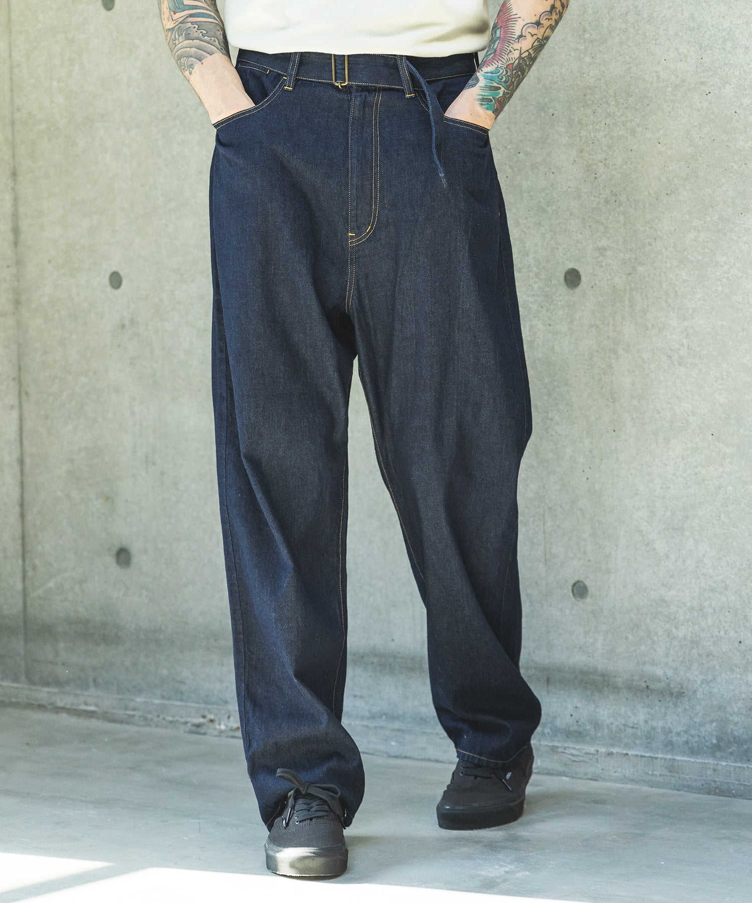 RINSE WASH 8oz DENIM / BELTED RELAX TAPERED PANTS / M261103 – MR