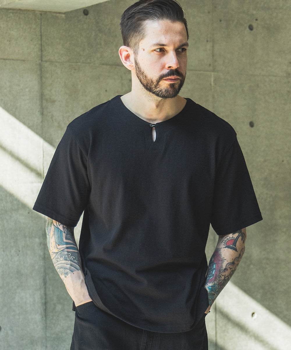 【予約商品】88/12 VINTAGE MATERIAL / KEY NECK T-SHIRT / M261137