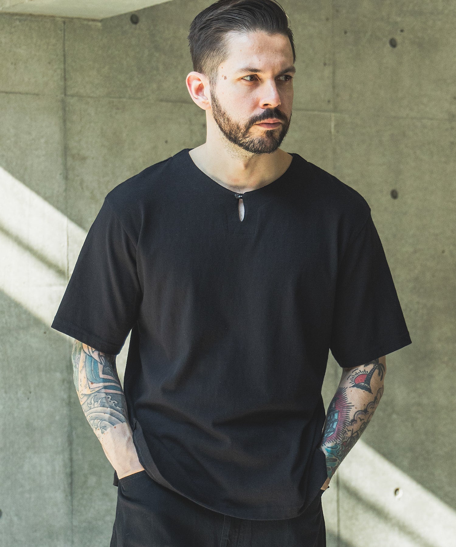 【予約商品】88/12 VINTAGE MATERIAL / KEY NECK T-SHIRT / M261137