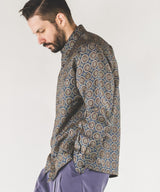 L/R CIRCLE BATIK PATTERN / SQUARE CUT REGULAR COLLAR SHIRT
