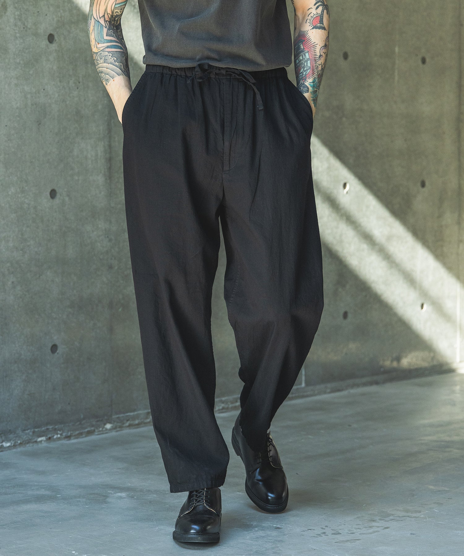 【予約商品】RINSE WASH 6oz SUPER LIGHT DENIM / DRAWSTRING TAPERED PANTS / M261112