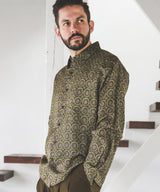 L/R CIRCLE BATIK PATTERN / SQUARE CUT REGULAR COLLAR SHIRT