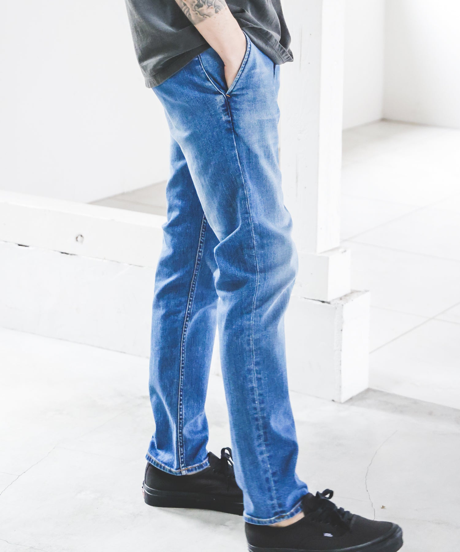 SUPER STRETCH DENIM / USED WASH SLIM PANTS