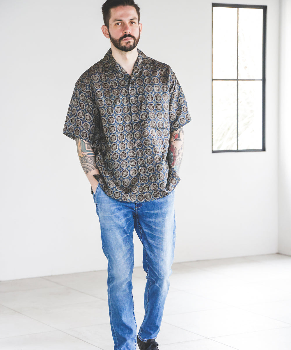 L/R CIRCLE BATIK PATTERN / OPEN COLLAR SHIRT