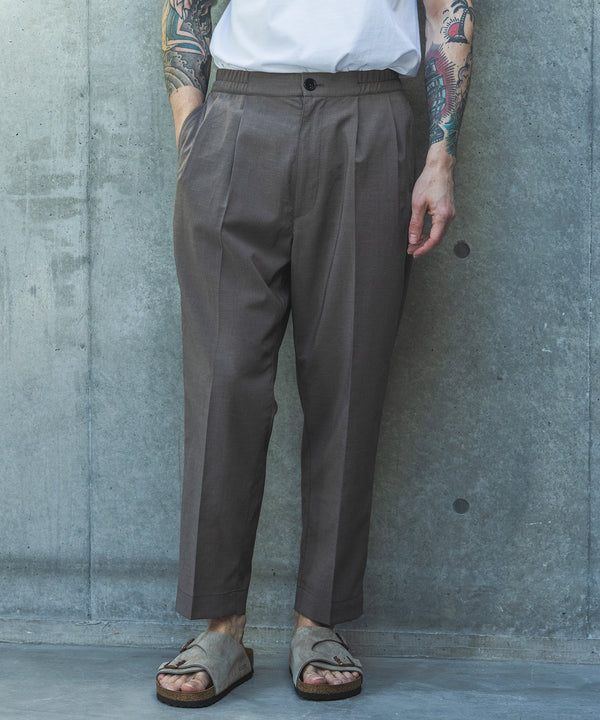 QUICK-DRYING TAFFETA / 2TACK TAPERED EASY PANTS / M261108