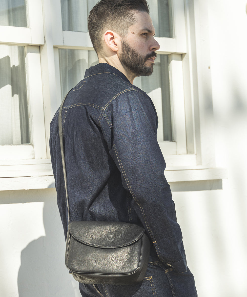 IMPERMA-LEATHER / NEAT SHOULDER BAG / ME668