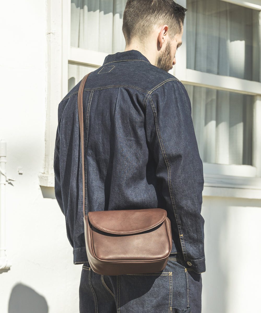 IMPERMA-LEATHER / NEAT SHOULDER BAG / ME668