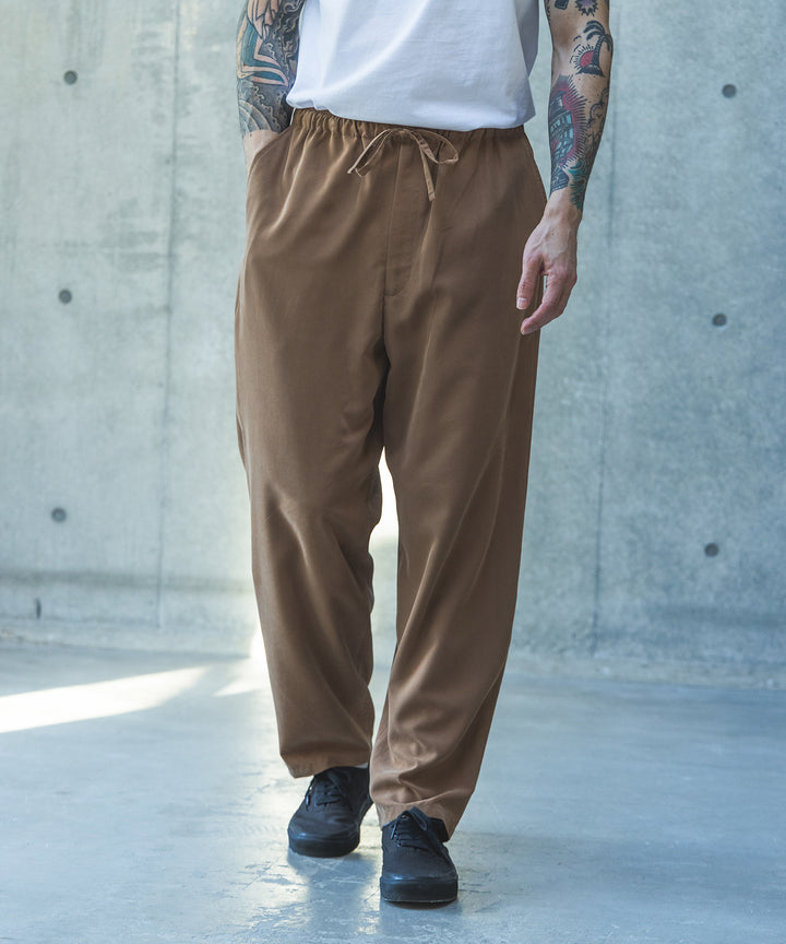 【予約商品】T/R POWDER CLOTH / DRAWSTRING TAPERED PANTS / M261119
