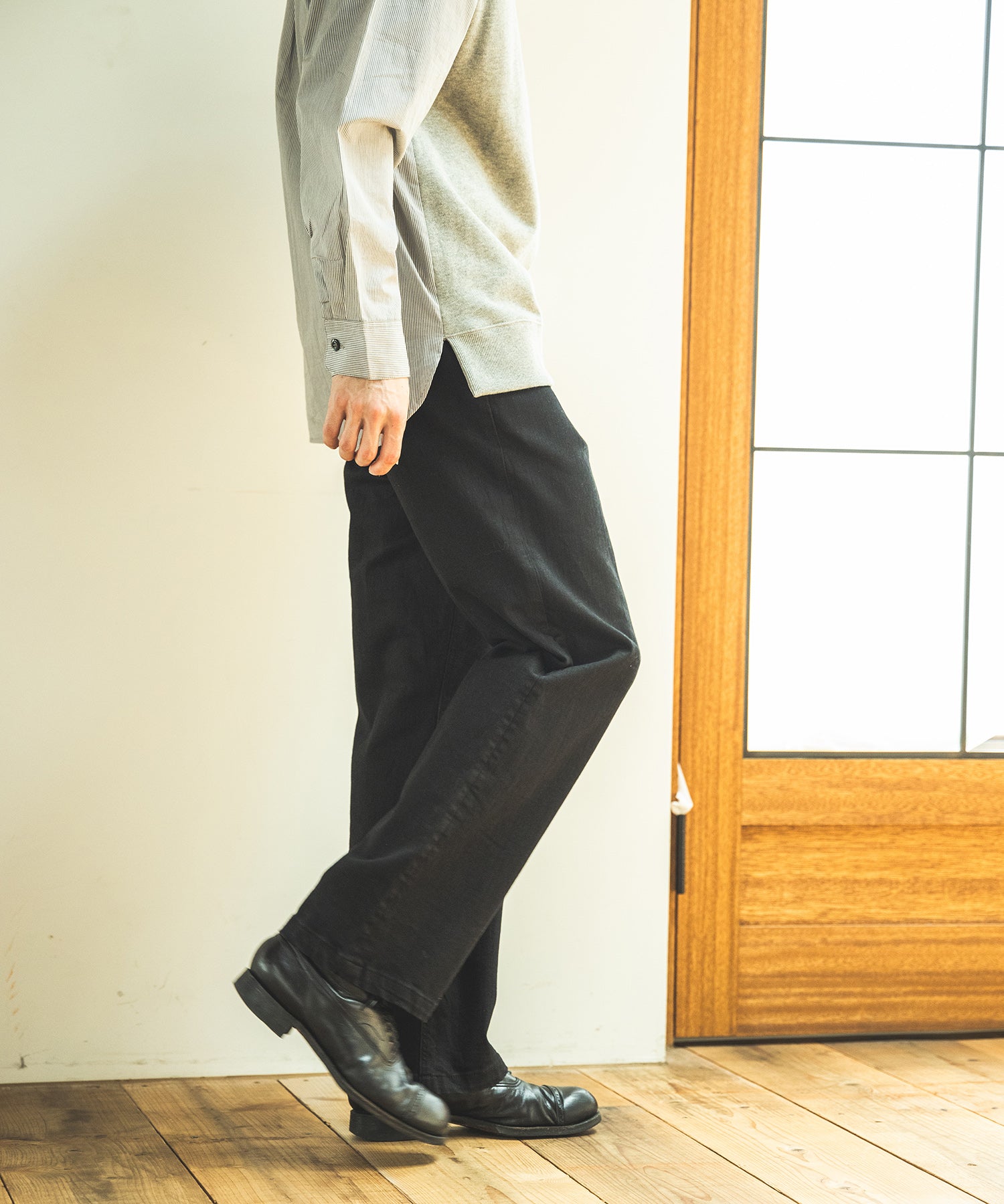 SUPER STRETCH DENIM / SILICON DYED WIDE STRAIGHT PANTS / M233107