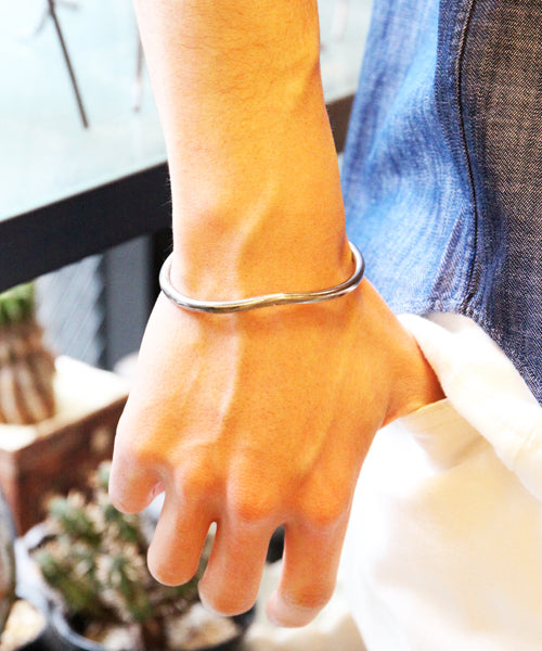 'V'shape Bangle