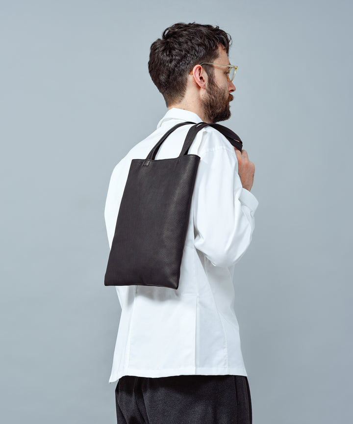 IMPERMA-LEATHER / FLAT TOTE BAG(MEDIUM) / ME636