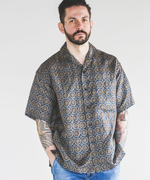 L/R CIRCLE BATIK PATTERN / OPEN COLLAR SHIRT